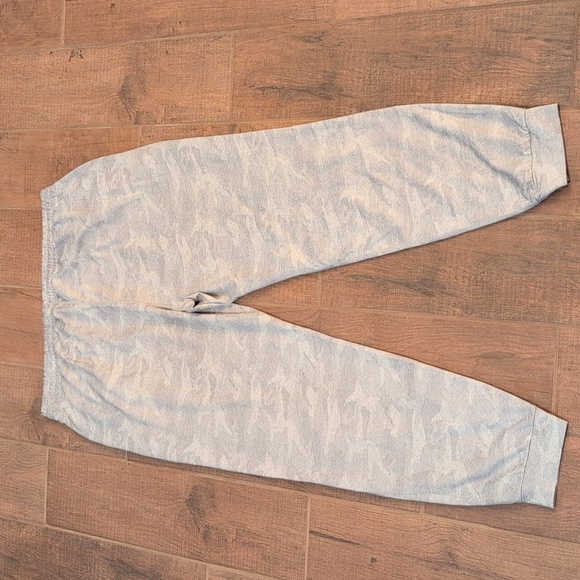 EUC Vuori Performance Jogger Gray Silver Camo Size XXL DreamKnit™ - Picture 5 of 5